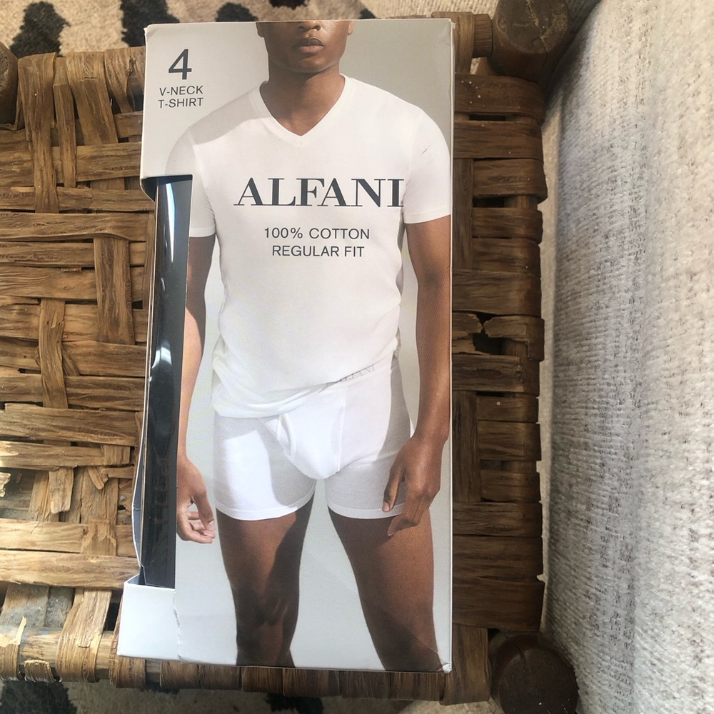 NIB men’s Alfani 4 pack black v-neck regular fit tees. Size Small